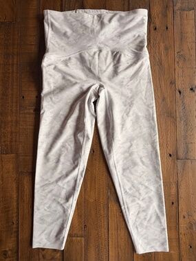 SPANX Booty Boost Camo Leggings Light Beige Cream High Rise Sculpting Size Large
